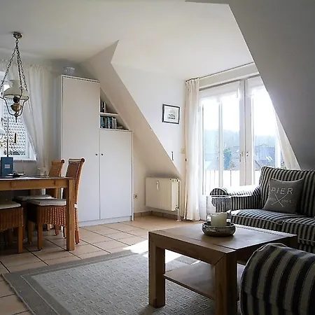 Friesenperle 6, Feldstraße