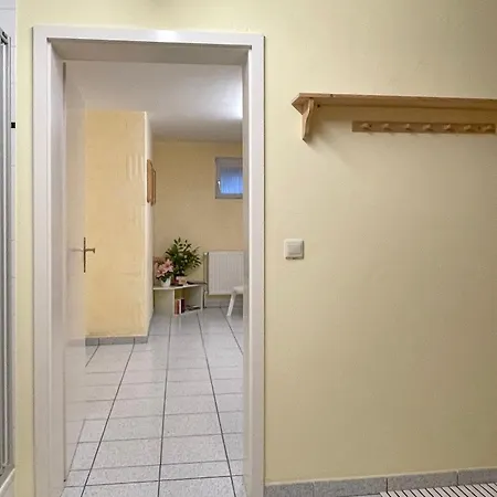 Friesenperle 6, Feldstraße